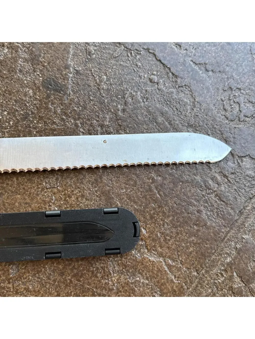 Pampered Chef 9” Large Serrated Knife w/ Cover German Steel